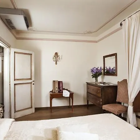 Oda ve Kahvaltı Casale A Poggiano 2*