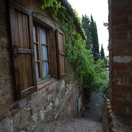 Casale A Poggiano Монтепульчано